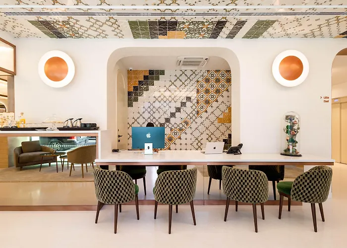 Luster Hotel